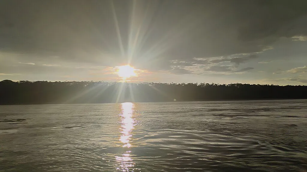 1024px-Río_Madre_de_Dios,_mayo_2025_01